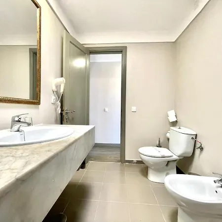 Two Bedroom, Wifi, Kitchen, 5min Playa Chica, Pool, Shopping Daire *