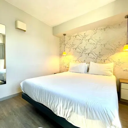 Daire Two Bedroom, Wifi, Kitchen, 5min Playa Chica, Pool, Shopping *