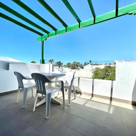 Two Bedroom, Wifi, Kitchen, 5min Playa Chica, Pool, Shopping Puerto del Carmen (Lanzarote)