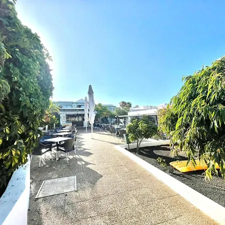 Two Bedroom, Wifi, Kitchen, 5min Playa Chica, Pool, Shopping *