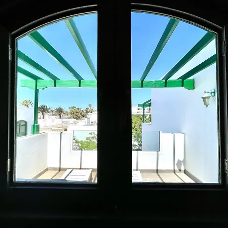 Two Bedroom, Wifi, Kitchen, 5min Playa Chica, Pool, Shopping Lägenhet *