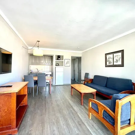 Apartment Two Bedroom, Wifi, Kitchen, 5min Playa Chica, Pool, Shopping